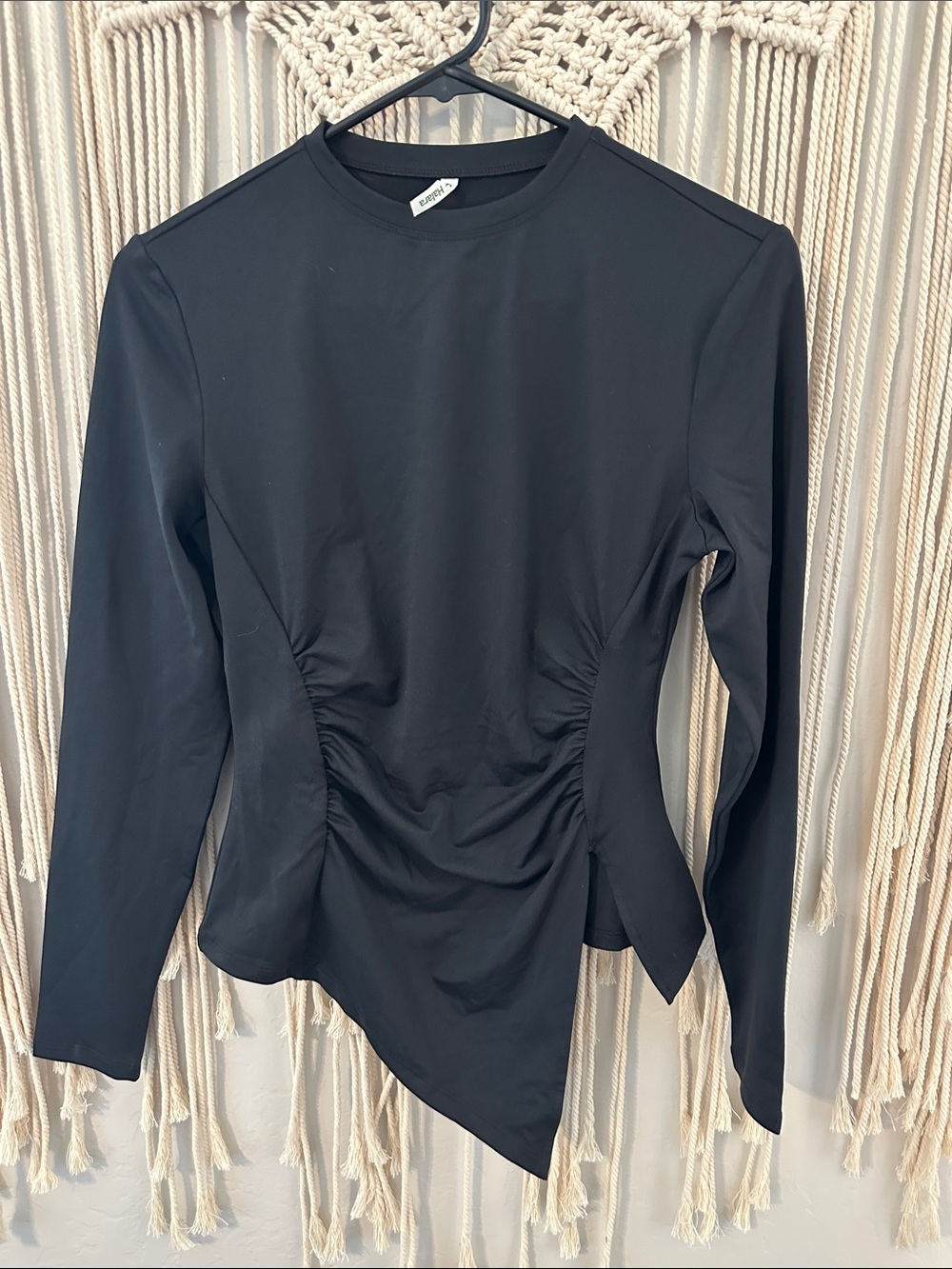 HALARA Black Long-Sleeve Asymmetric Ruched Tee